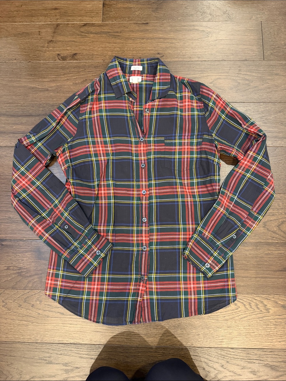 J. Crew Perfect Fit Red & Navy Plaid Long-Sleeve Button-Down Shirt -Small C12-A